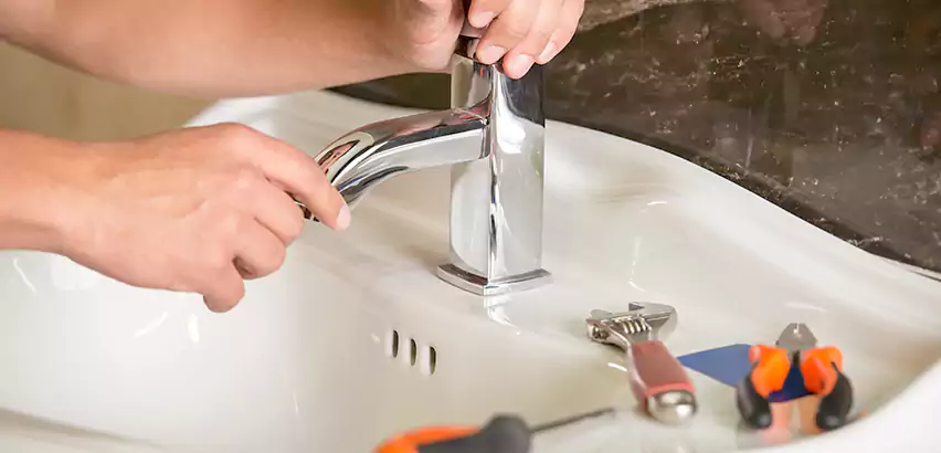 Bathtub Faucet Replacement in Bellmore